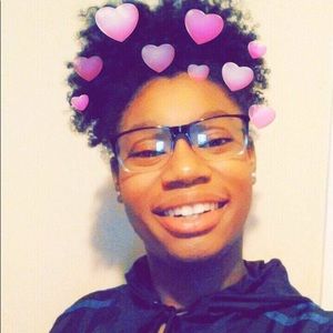 Meet your Posher, Elikah